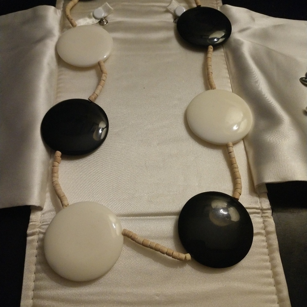 VINTAGE NECKLACE
